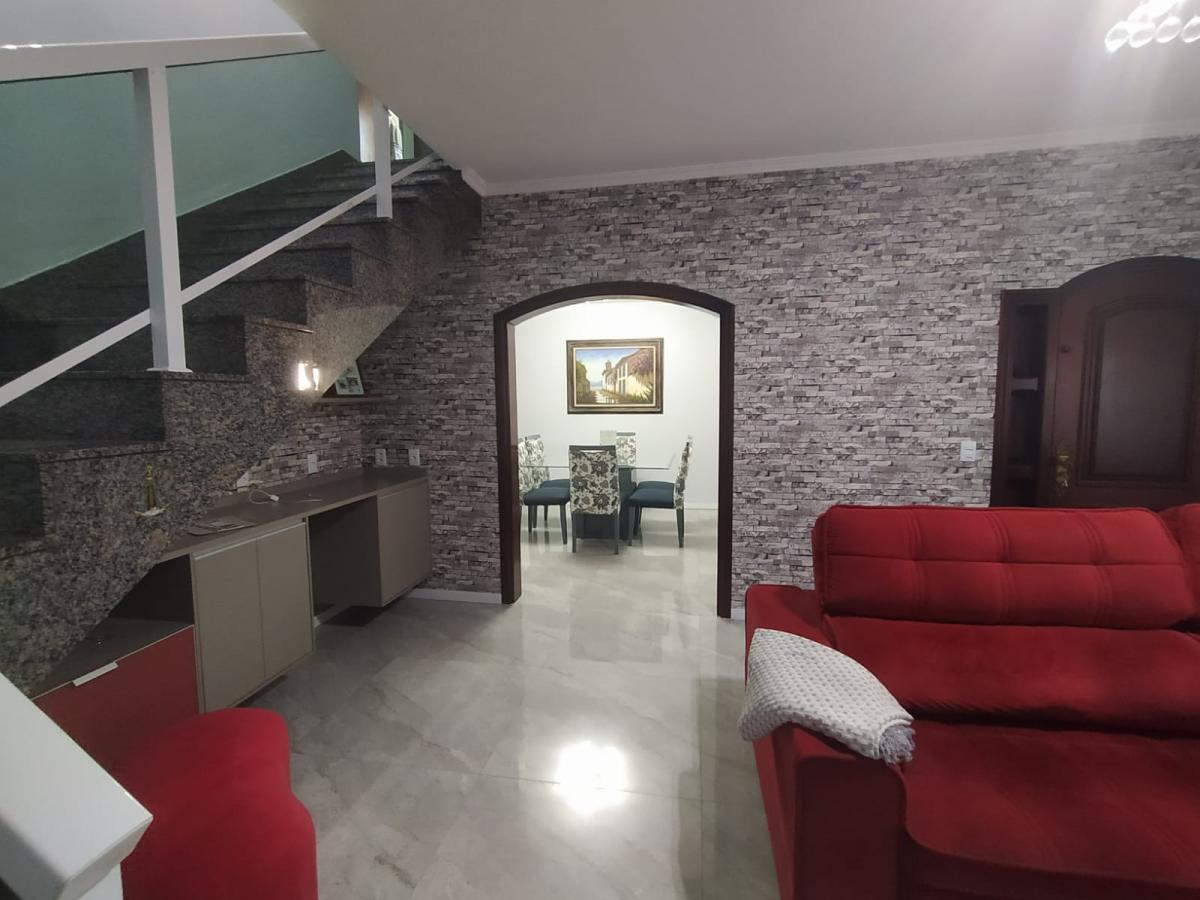 Casa, 3 quartos, 220 m² - Foto 1